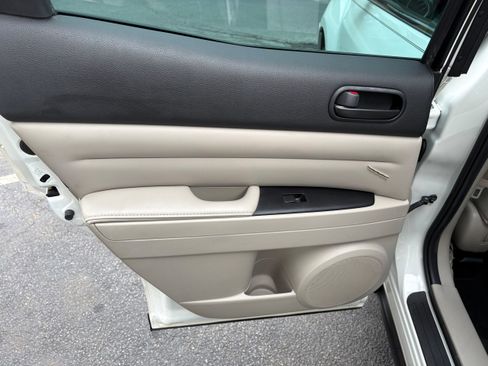 Used 2011 MAZDA CX-7 i Sport w/ Convenience Pkg image 18