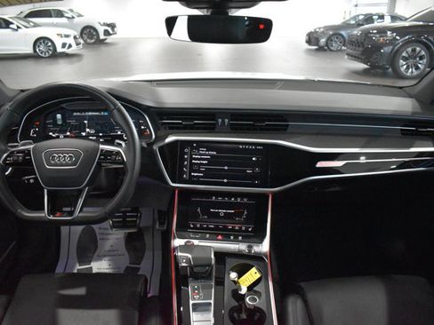 Used 2022 Audi RS 7 Sportback AWD/4WD image 26