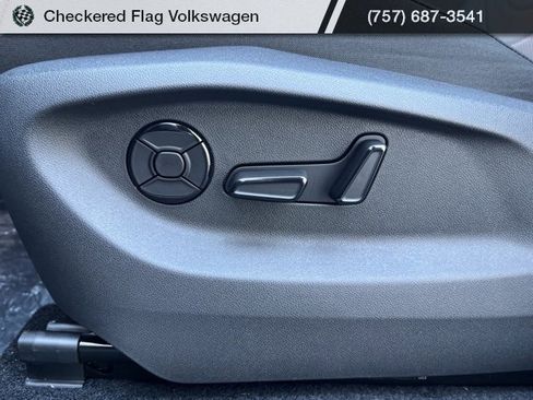 New 2026 Volkswagen Tiguan SE R-Line image 24