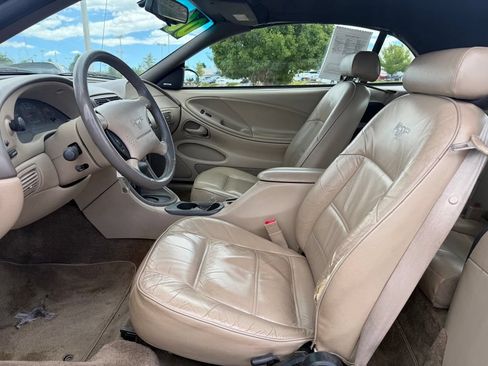 Used 2000 Ford Mustang Convertible RWD image 11