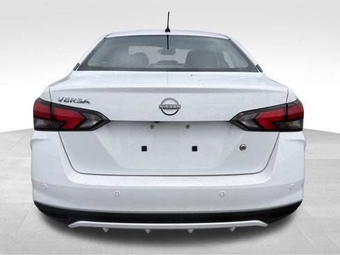 Used 2025 Nissan Versa S FWD image 19