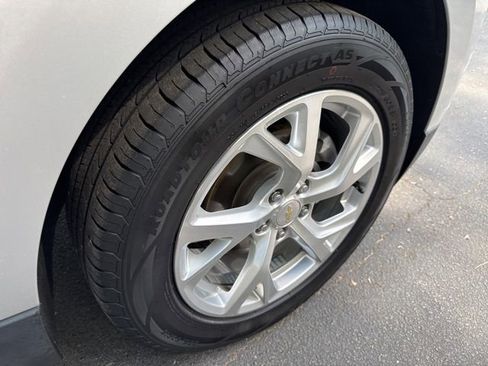 Used 2021 Chevrolet Equinox Premier image 31