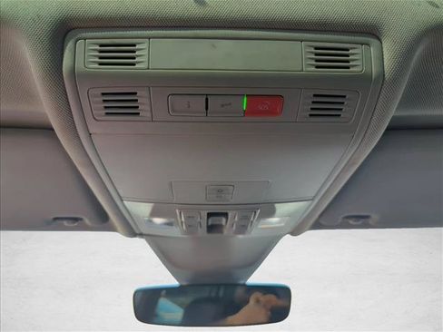 Used 2024 Volkswagen Tiguan SE FWD image 24
