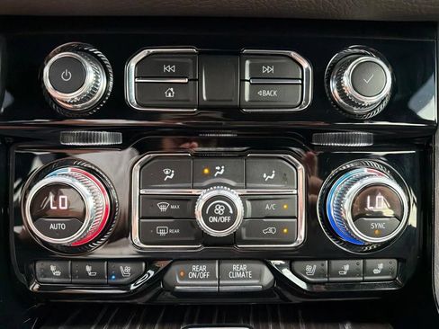 Used 2021 GMC Yukon Denali RWD image 43