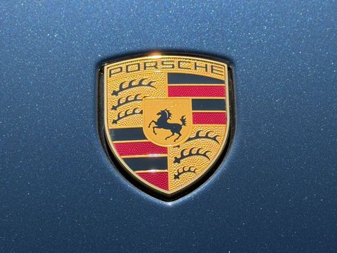 Certified 2022 Porsche Macan S AWD/4WD image 11