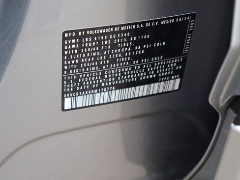 Used 2024 Volkswagen Tiguan SE R-Line w/ MDO Package, Three-Row FWD image 31