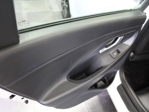 Used 2018 Hyundai Elantra GT FWD image 20