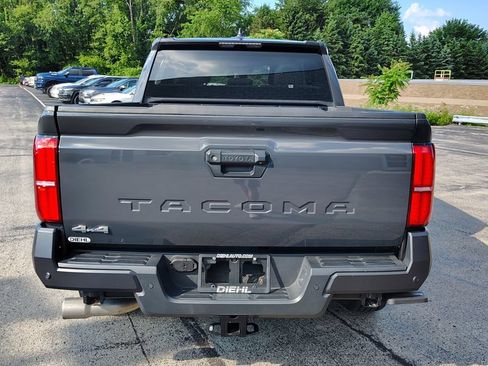 Certified 2024 Toyota Tacoma SR w/ SR Upgrade Package AWD/4WD image 9