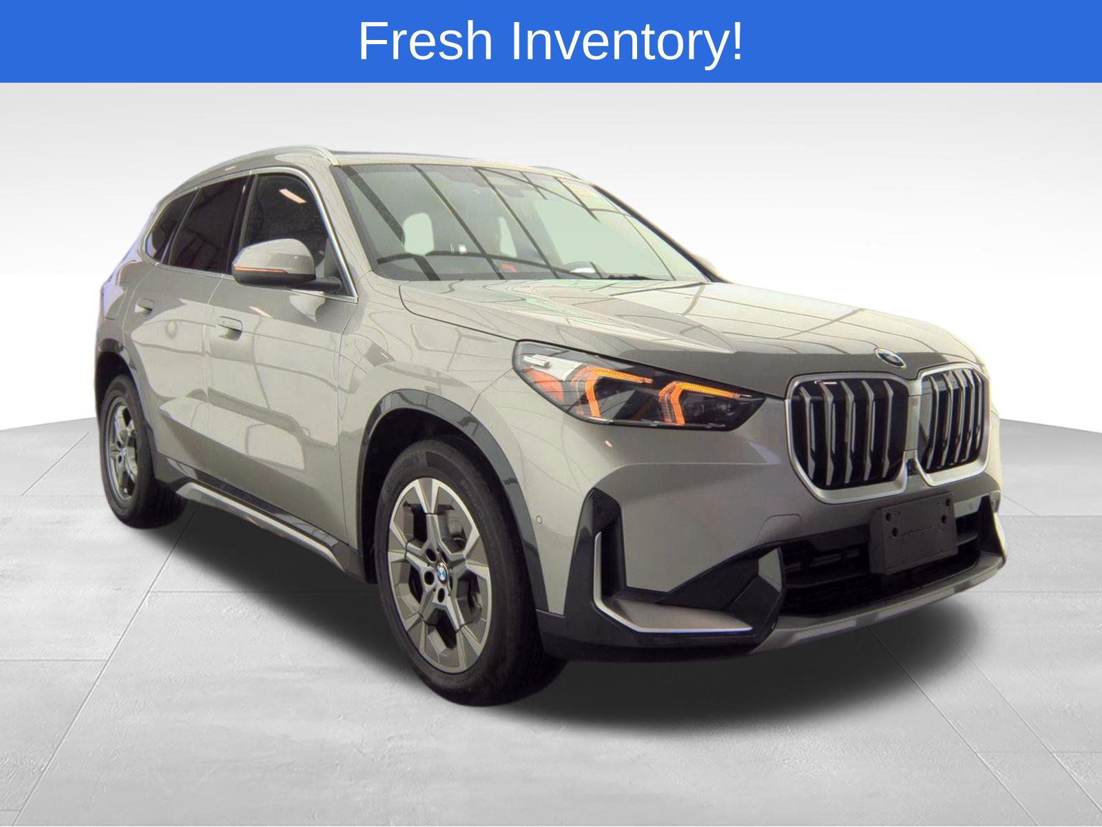 Used 2025 BMW X1 xDrive28i w/ Premium Package AWD/4WD image 4