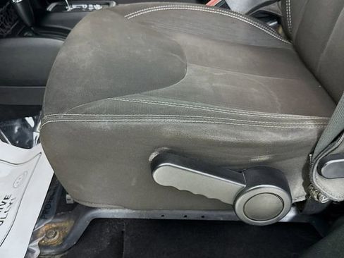 Used 2017 Jeep Wrangler Unlimited Sahara w/ Connectivity Group image 17