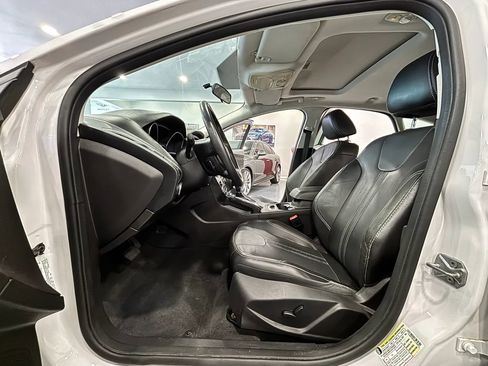Used 2014 Ford Focus Titanium FWD image 12