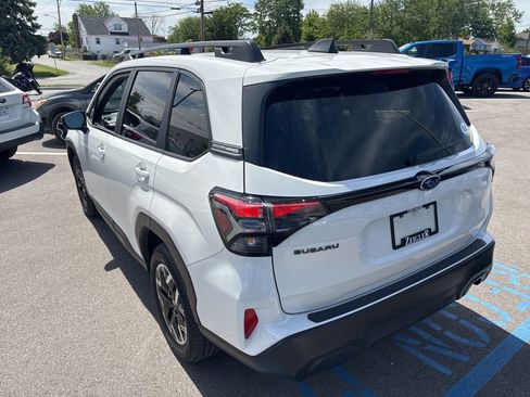 Used 2025 Subaru Forester Premium w/ Convenience Package #1 AWD/4WD image 9