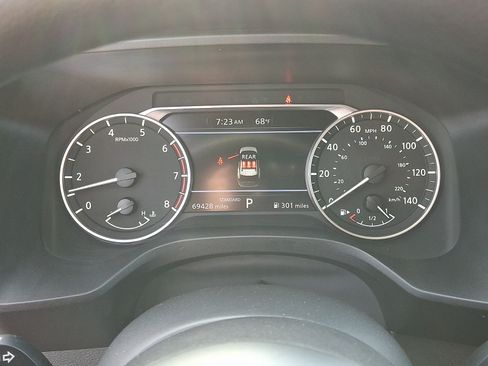 Used 2024 Nissan Rogue SV FWD image 25
