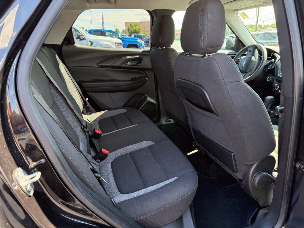Used 2023 Chevrolet TrailBlazer LT AWD/4WD image 18