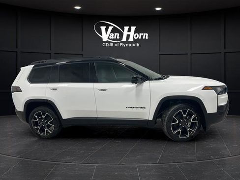 New 2026 Jeep Cherokee Overland w/ Trailer Tow Group image 2