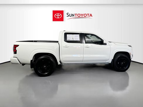 Used 2025 Nissan Frontier SV w/ SV Convenience Package AWD/4WD image 2