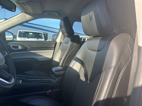 Used 2022 Jeep Compass Latitude image 26