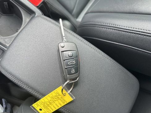 Used 2025 Audi Q3 2.0T Premium AWD/4WD image 38