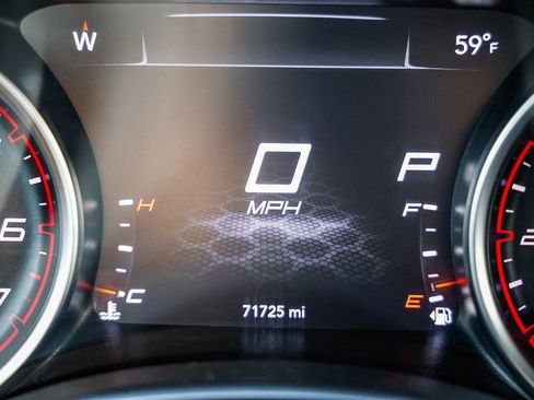 Used 2019 Dodge Charger SXT w/ Leather Interior Group image 6