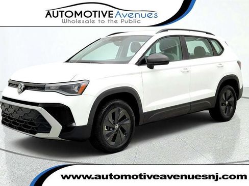 Used 2025 Volkswagen Taos S FWD image 1