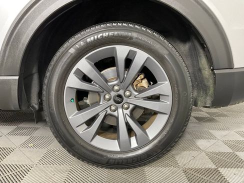 Certified 2022 Ford Explorer XLT w/ Equipment Group 202A AWD/4WD image 10