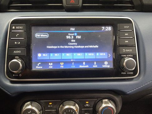 Used 2025 Nissan Versa SV FWD image 25