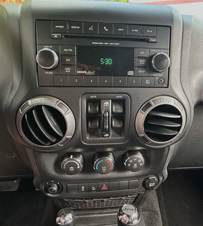 Used 2017 Jeep Wrangler Unlimited Sport w/ Quick Order Package 24S AWD/4WD image 16