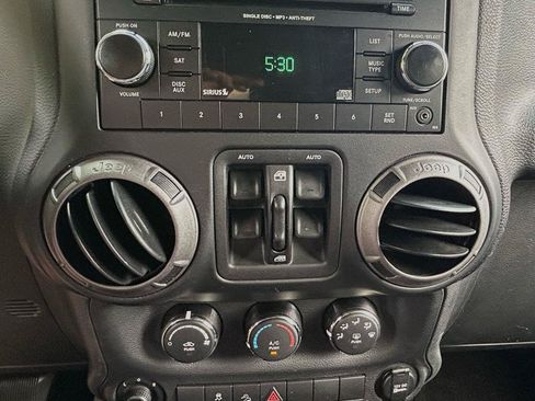 Used 2017 Jeep Wrangler Unlimited Sport w/ Quick Order Package 24S AWD/4WD image 16