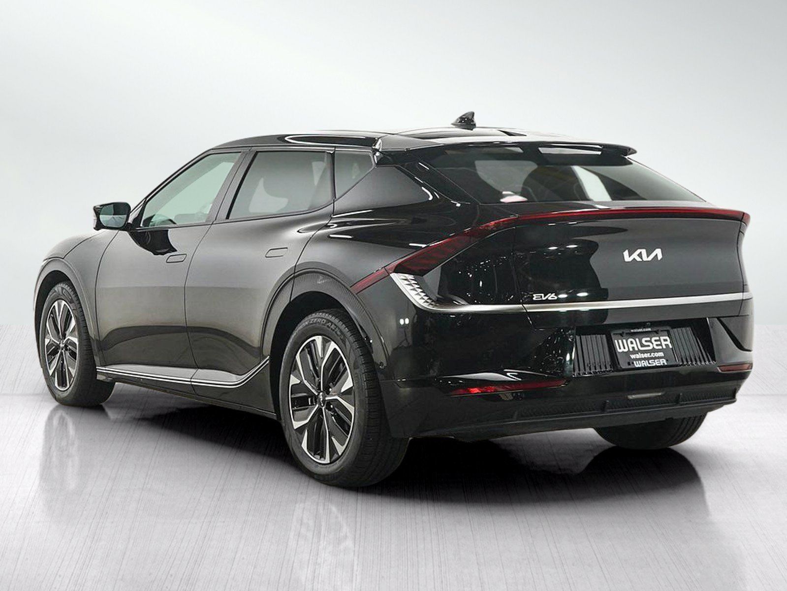 Used 2023 Kia EV6 Wind w/ Wind Technology Package AWD/4WD image 3