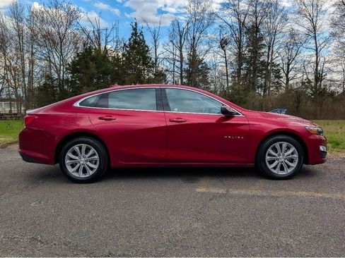 Used 2024 Chevrolet Malibu LT image 4