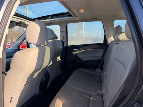 Used 2016 Subaru Forester 2.5i Touring w/ Eyesight & Navigation System image 28