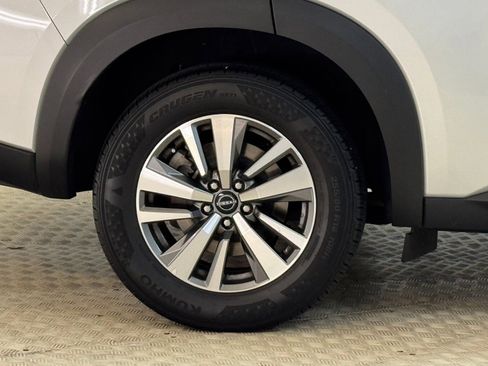 Used 2023 Nissan Pathfinder SL image 11