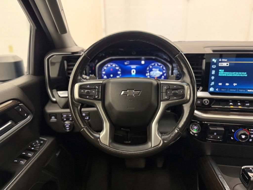 Used 2022 Chevrolet Silverado 1500 RST w/ Convenience Package II AWD/4WD image 10