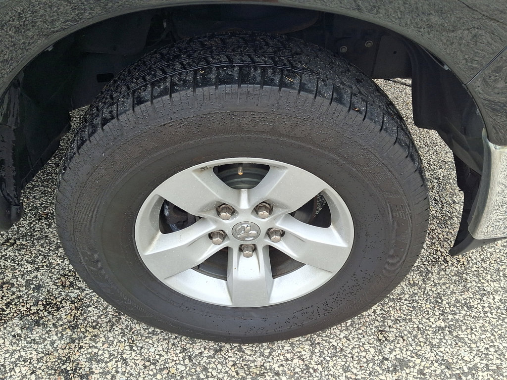 Used 2024 RAM 1500 Classic SLT AWD/4WD image 9
