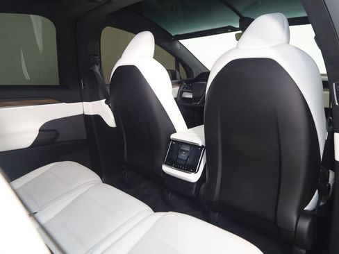 Used 2023 Tesla Model X AWD/4WD image 18