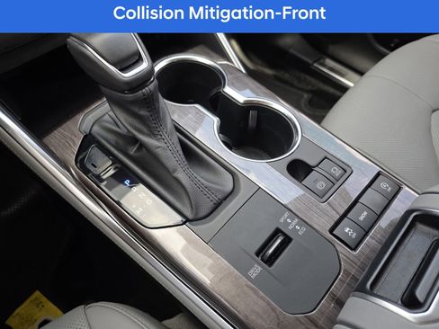 Used 2020 Toyota Highlander Limited image 29