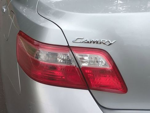 Used 2009 Toyota Camry LE FWD image 21