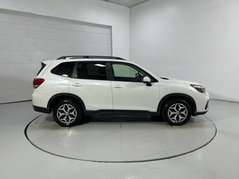 Used 2019 Subaru Forester Premium image 38