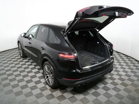 Certified 2023 Porsche Cayenne Platinum Edition AWD/4WD image 34
