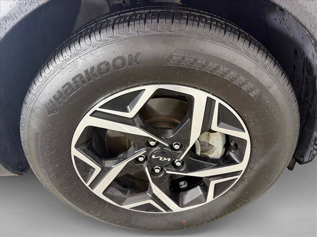 Used 2025 Kia Sportage LX FWD image 12