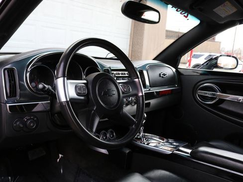 Used 2004 Chevrolet SSR w/ Preferred Equipment Group RWD image 32