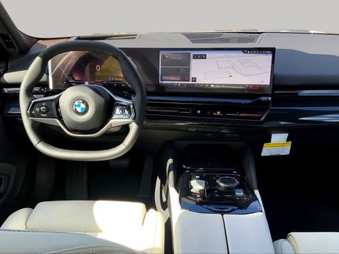 Used 2026 BMW 530i RWD image 5