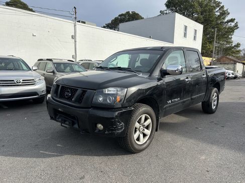 Used 2008 Nissan Titan SE image 2