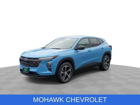 Used 2024 Chevrolet Trax RS w/ Sunroof Package FWD image 4