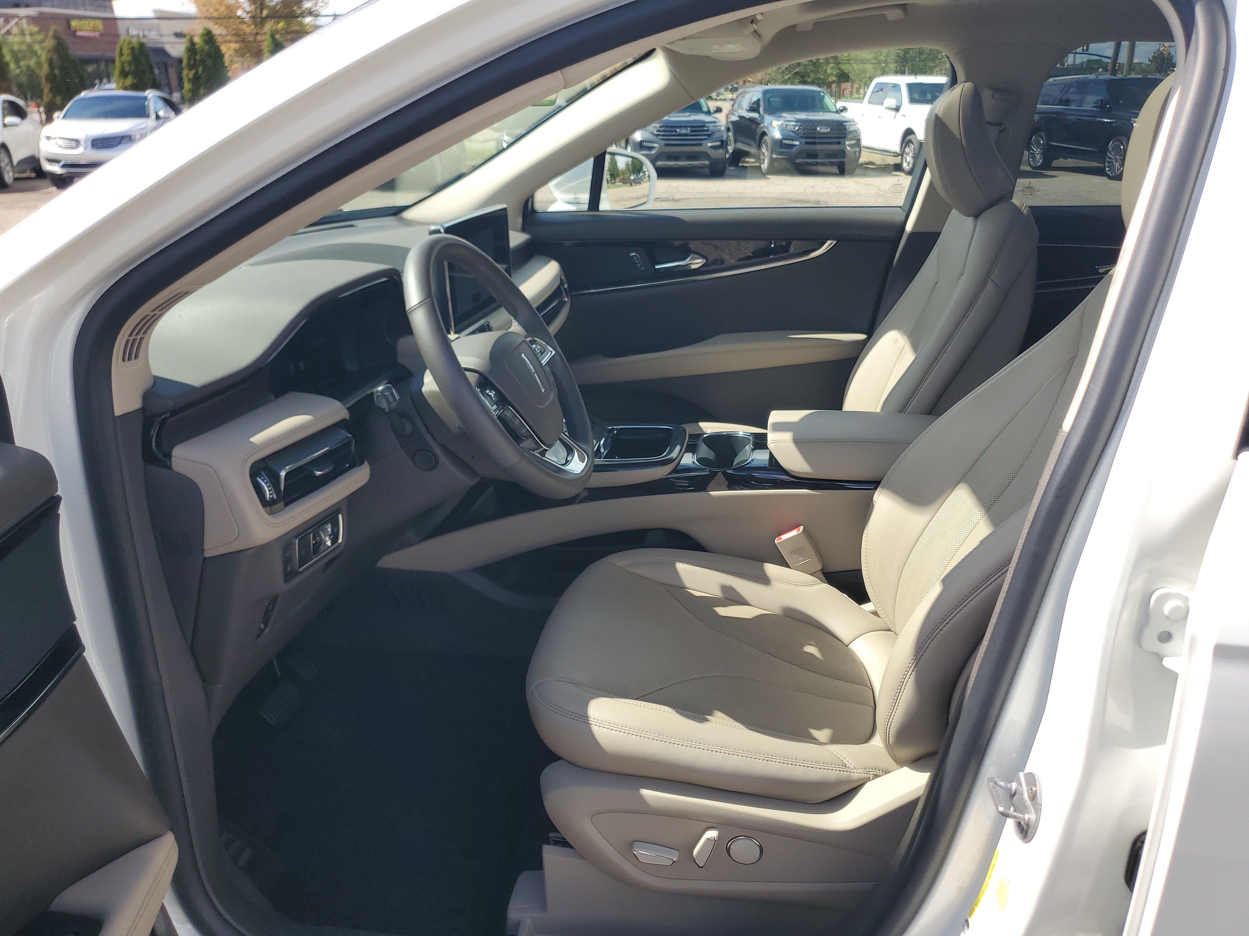 Certified 2023 Lincoln Nautilus Reserve AWD/4WD image 12