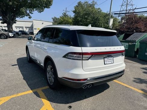 Used 2023 Lincoln Aviator AWD w/ Elements Package image 7