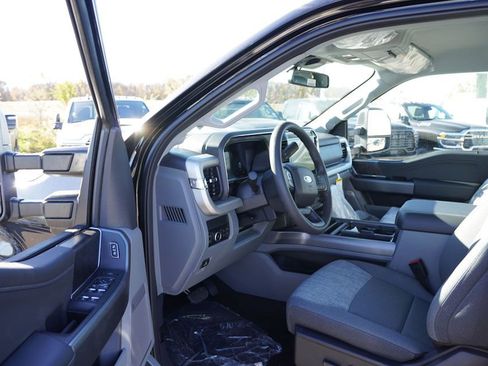 New 2026 Ford F250 XLT w/ XLT Premium Package image 10