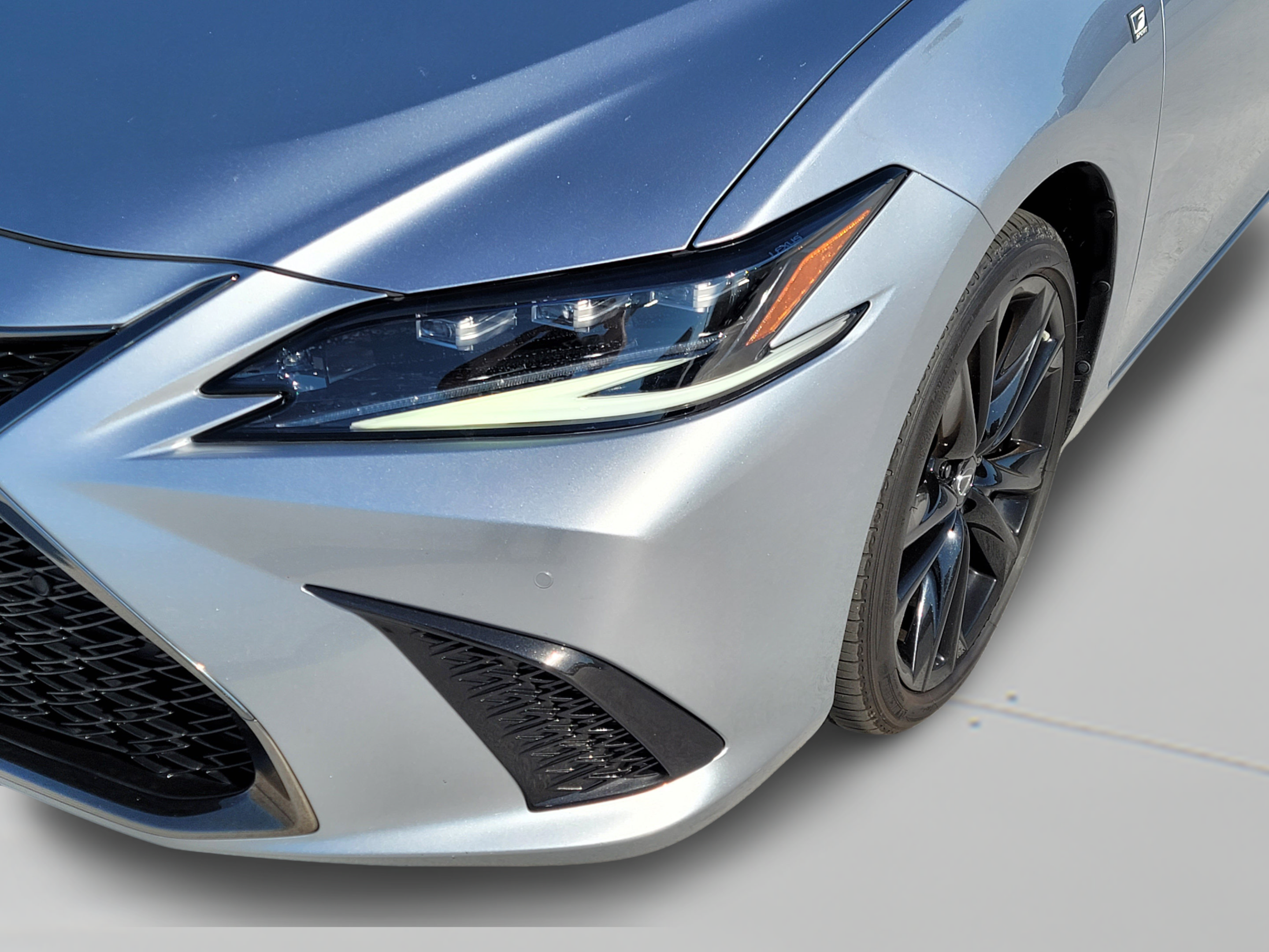 Used 2025 Lexus ES 350 F Sport w/ Accessory Package (Z2) FWD image 29
