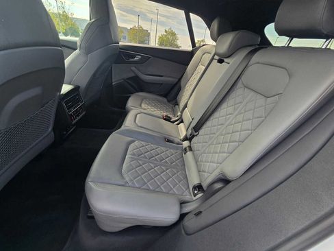 Used 2023 Audi SQ8 Prestige AWD/4WD image 17