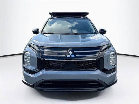 New 2026 Mitsubishi Outlander SE image 3